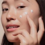 Neutrogena Oil Free Zits Moisturizer, .5% Salicylic Acid Zits Treatmen... - Image 3