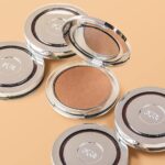 PÜR Magnificence Glow Illuminating Bronzer Pores and skin Perfecting Powder - Image 5