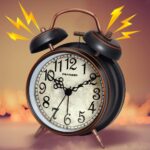 Peakeep Retro 4.5 inches Battery Operated Twin Bell Loud Alarm Clock (... - Image 3