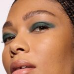 L'Oreal Paris Make-up Le Shadow Stick Eyeshadow, Blendable, Smudge-Resi... - Image 4