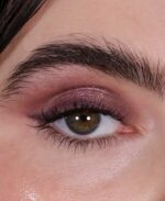 Wander Magnificence Double Date Eye Shadow Duo - Wink/BAE (Holographic Purpl... - Image 4