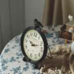 NIKKY HOME Classic Desk Clock with Hen, Metallic Desk Clocks Battery Op... - Image 6